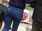 SsW - S2016E01 - Big ass blonde in tight jeans shopping